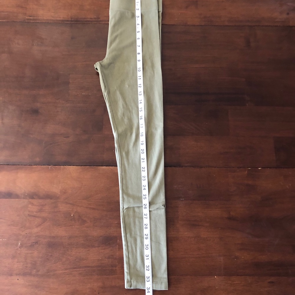 Size M. Forever 21. Light Green Leggings